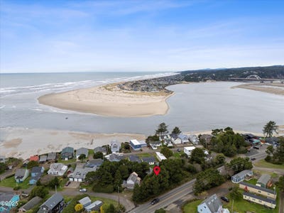 /international/us/1314-sw-adahi-ave-waldport-or-110108537031/