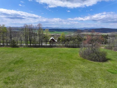 /international/us/600-west-street-cornwall-vt-110107819463/