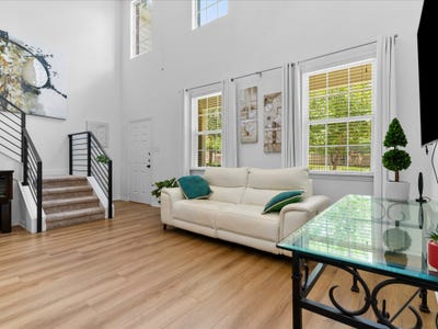 /international/us/3106-bedford-road-bedford-tx-110109378296/