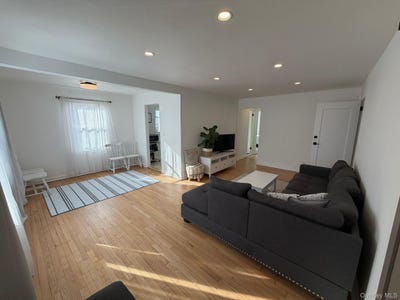 /international/us/36-26-192nd-street-flushing-ny-110107312623/