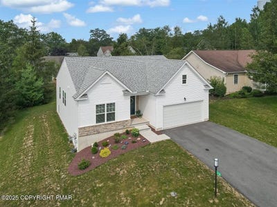 /international/us/318-golden-oaks-drive-white-haven-pa-110101474324/