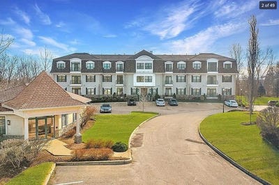 /international/us/1404-south-county-trail-east-greenwich-ri-110098655036/
