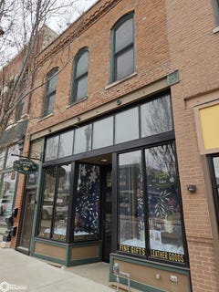 /international/us/328-e-main-street-ottumwa-ia-110107988336/