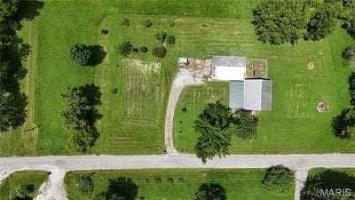 /international/us/407-s-mulberry-street-highland-il-110109464959/