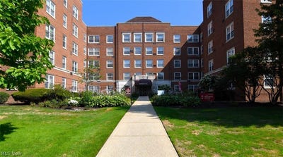 /international/us/19201-van-aken-boulevard-shaker-heights-oh-110109269824/