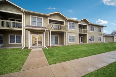 /international/us/410-n-1st-street-indianola-ia-110104600980/
