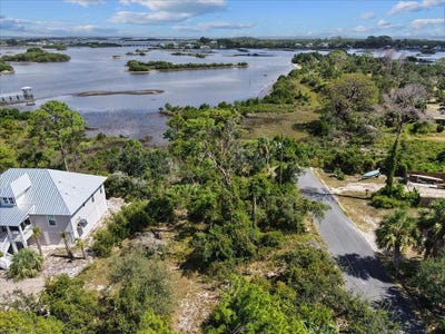 /international/us/12331-anchor-cove-dr-cedar-key-fl-110102852862/