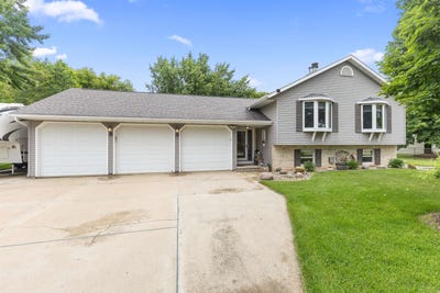 /international/us/2570-country-meadow-court-green-bay-wi-110100449157/