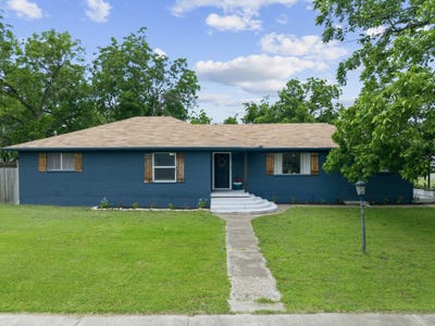 /international/us/9338-5th-street-crawford-tx-110108228496/
