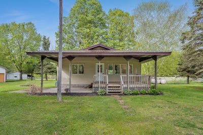 /international/us/16436-45th-avenue-barryton-mi-110099663713/
