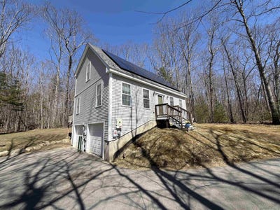 /international/us/26-cedar-creek-barrington-nh-110106752571/