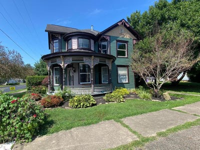 /international/us/815-chestnut-street-dresden-oh-110101456862/