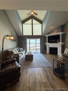 /international/us/626-clearwater-drive-camdenton-mo-110109139795/