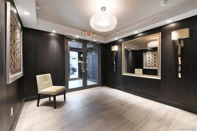 /international/us/10620-70th-avenue-forest-hills-ny-110106503971/