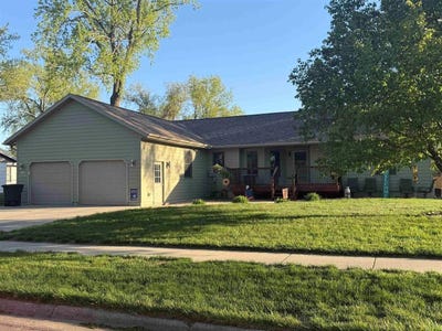 /international/us/302-e-jefferson-st-elk-point-sd-110107926497/