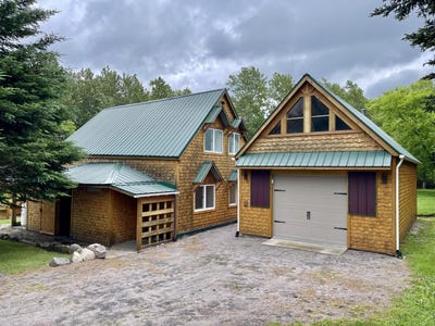 /international/us/2890-standish-road-lyon-mountain-ny-110100380160/