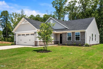 /international/us/303-rothbury-court-sanford-nc-110099996927/