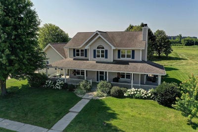 /international/us/106-vista-circle-columbus-wi-110100626304/
