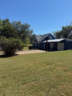 /international/us/2469-oak-level-rd-bassett-va-110102417251/