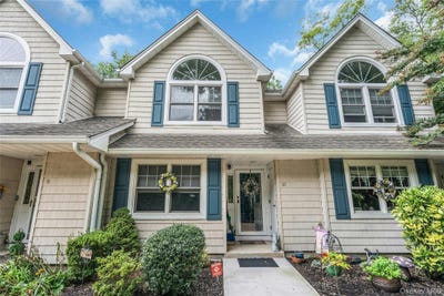 /international/us/176-merrick-road-amityville-ny-110119956792/