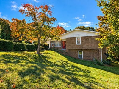 /international/us/106-valley-view-street-morganton-nc-110110375986/