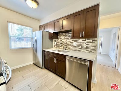 /international/us/1552-berkeley-st-santa-monica-ca-110106478769/