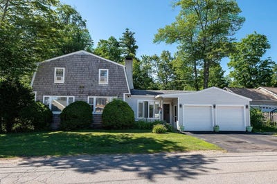 /international/us/89-saint-james-avenue-milton-nh-110108901091/