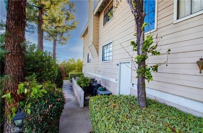 /international/us/8338-woodley-place-north-hills-ca-110108299375/