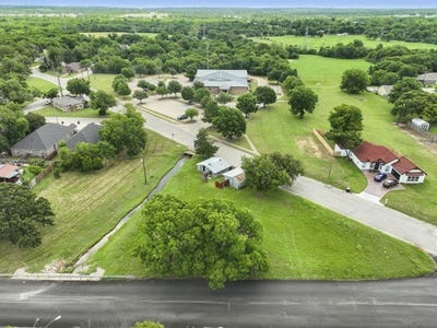 /international/us/602-trinity-street-cleburne-tx-110110373176/