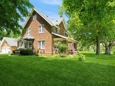 /international/us/4987-e-28th-street-n-newton-ia-110100850799/