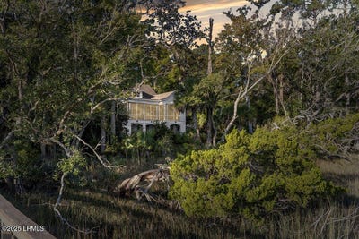 /international/us/244-bull-point-drive-seabrook-sc-110095388317/