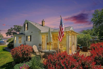 /international/us/1124-lakeview-drive-portage-mi-110108501427/