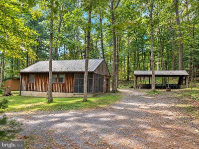 /international/us/17196-old-stumpy-lane-fort-loudon-pa-110110129289/
