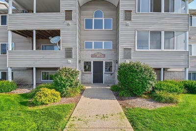 /international/us/8358-jasonville-court-se-caledonia-mi-110109496316/