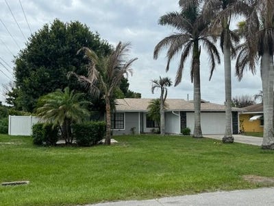 /international/us/699-ixoria-avenue-fort-pierce-fl-110108477284/