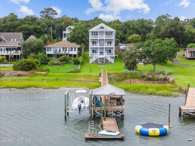 /international/us/1629-kings-landing-road-hampstead-nc-110093663439/