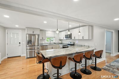 /international/us/110-woodland-street-windsor-ct-110107713979/