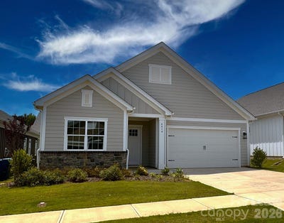 /international/us/4619-kobus-court-sherrills-ford-nc-110106260459/