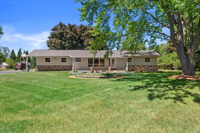 /international/us/w226n8041-longview-dr-sussex-wi-110108382321/