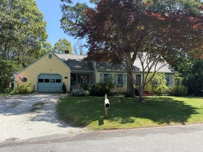 /international/us/40-vandermint-lane-hyannis-ma-110120712282/