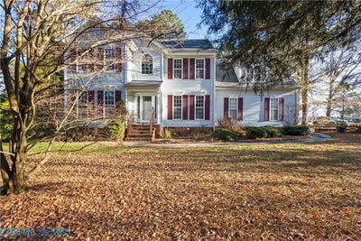 /international/us/1300-blossom-lane-west-point-va-110104221119/