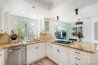 /international/us/15887-hidden-valley-drive-poway-ca-110108480035/