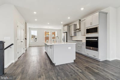 /international/us/2769-bear-claw-place-waldorf-md-110108336980/