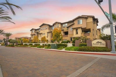 /international/us/1228-via-candelas-oceanside-ca-110101405989/