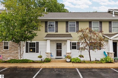 /international/us/1511-kent-street-traverse-city-mi-110110208154/