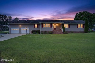 /international/us/715-oakdale-avenue-new-bern-nc-110108442212/