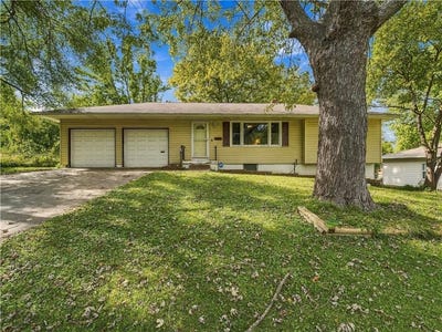 /international/us/8314-kentucky-avenue-raytown-mo-110120684729/