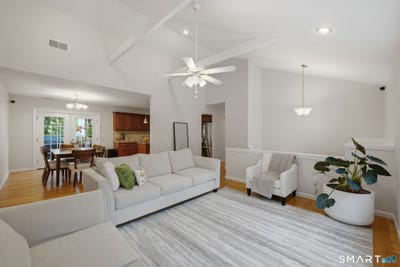 /international/us/235-crestwood-drive-naugatuck-ct-110108341161/
