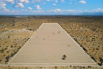 /international/us/15-auburn-avenue-adelanto-ca-110106171112/