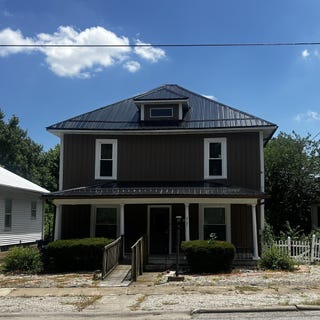 /international/us/2121-college-avenue-mt-vernon-il-110108717448/